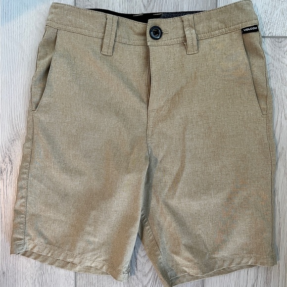Boys Shorts | Size 12 / 26 Waist | Volcom Surf & Turf 4-way Stretch | Tan - Picture 1 of 6